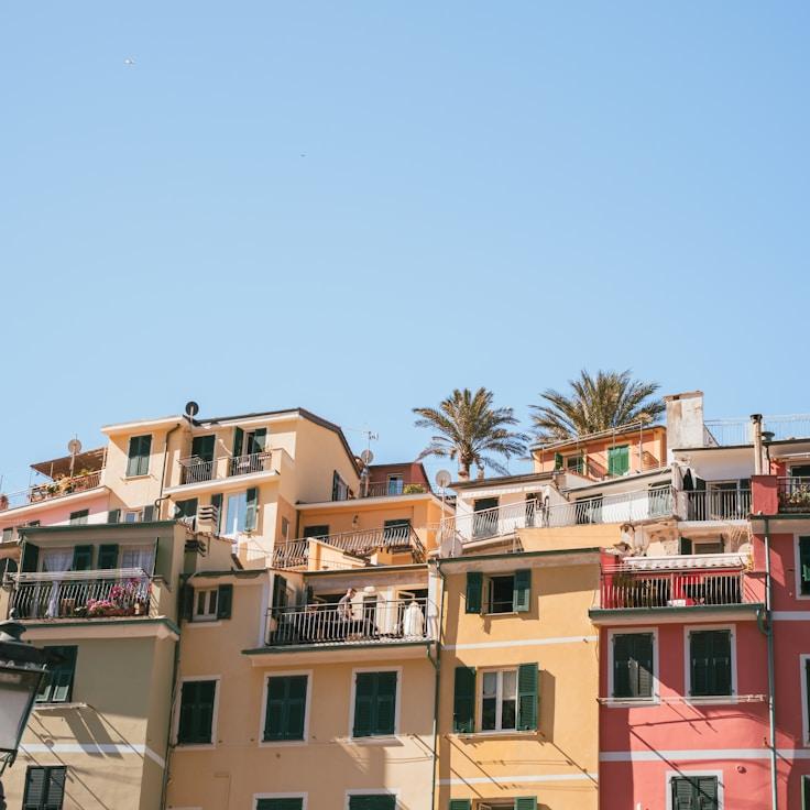 Outdoor terrace seating suitable for families in Paris